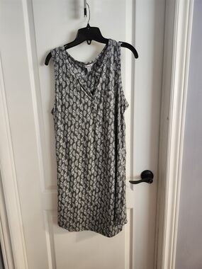 Sleeveless Gray Leaf Print Tunic Dress
